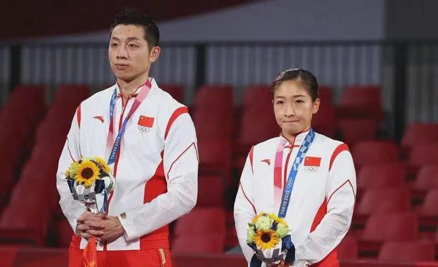��һ��3:0��ɨ������ѧ����ӱɯ��������ƹ����Ů�Ŷ��-8.jpg