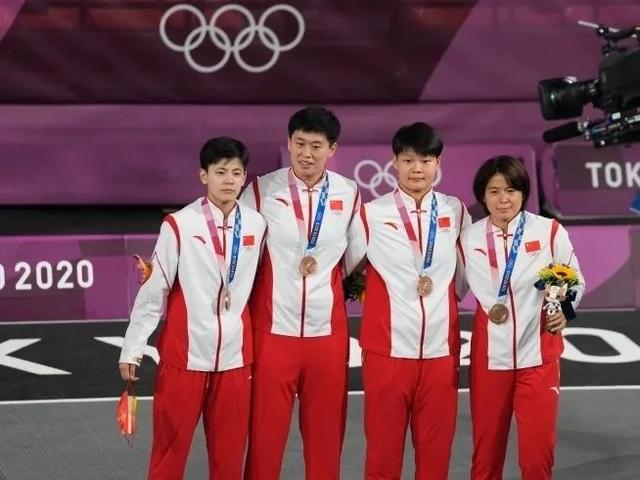 ��һ��3:0��ɨ������ѧ����ӱɯ��������ƹ����Ů�Ŷ��-14.jpg