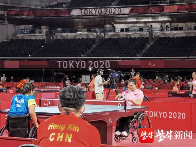 ��ҹ��Сʱ��������ֻΪ����һ˲�䣡��Ӱ��а»�ƹ����Ů������-1.jpg