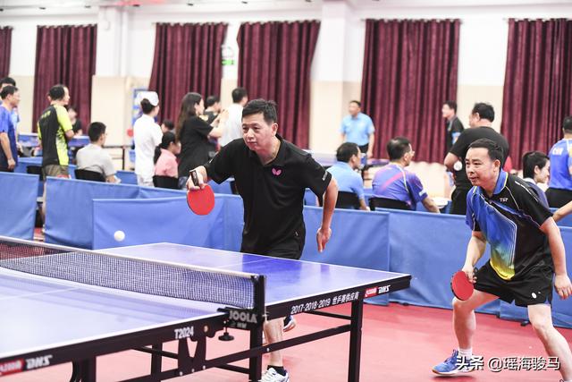 庆祝瑶海区乒乓球协会成立十周年暨乒乓球联谊赛在和东校举行-8.jpg