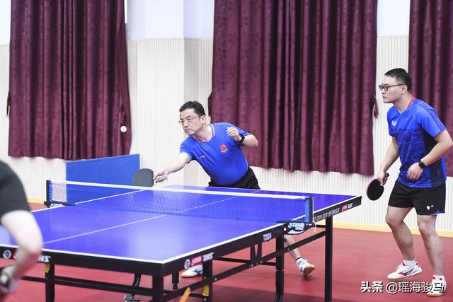 庆祝瑶海区乒乓球协会成立十周年暨乒乓球联谊赛在和东校举行-11.jpg
