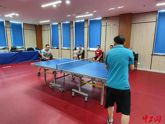抚州市东乡区总工会举办乒乓球比赛-1.jpg