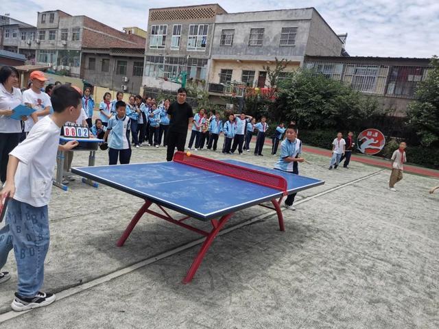 ��μ��ʤ��Сѧ��ƹƹ���� ���ķ����һ��У԰ƹ�������-32.jpg